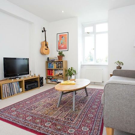 Bright 2 Bedroom Apt - Great Location - Free Parking Bournemouth Exterior foto
