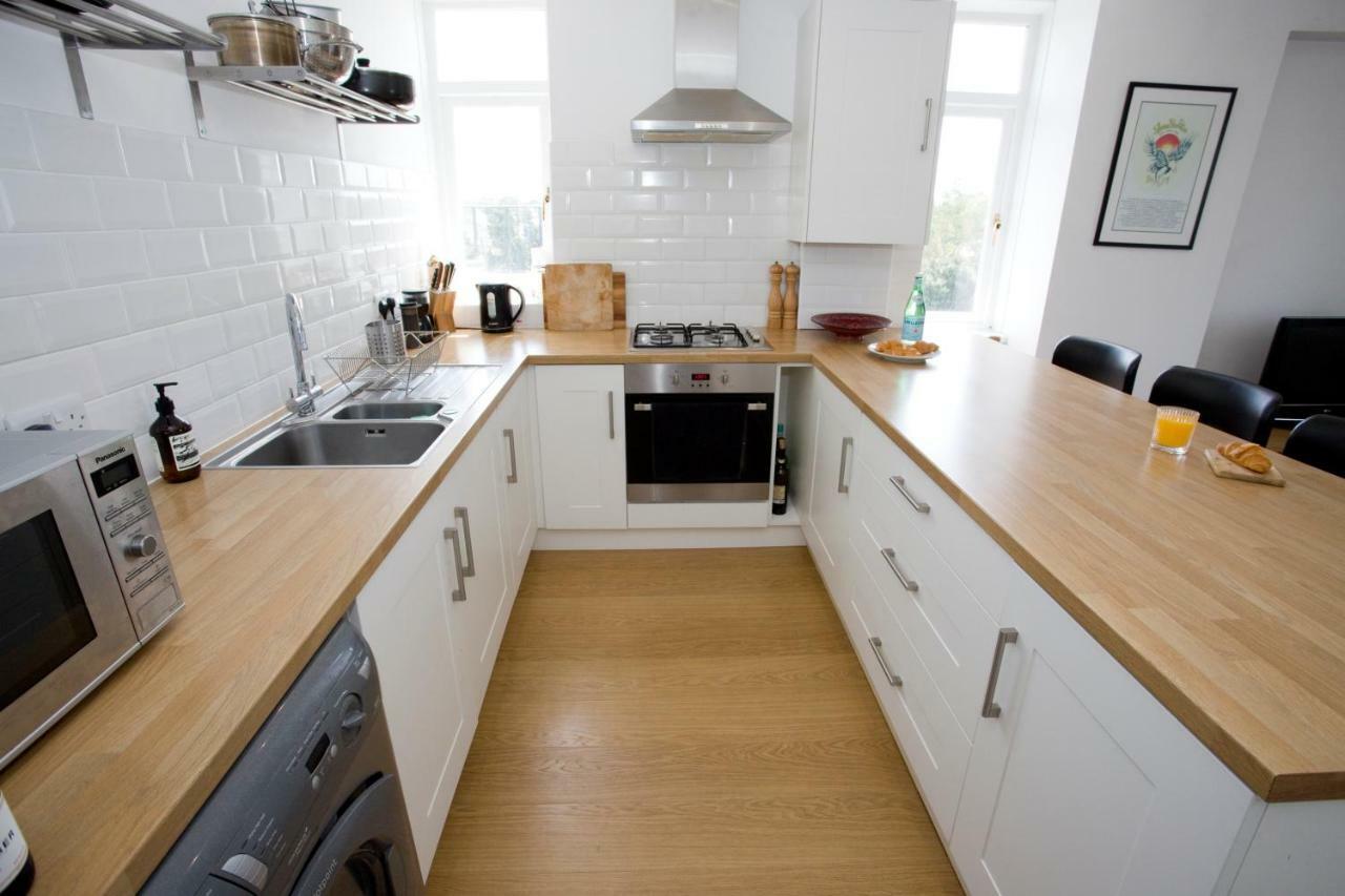 Bright 2 Bedroom Apt - Great Location - Free Parking Bournemouth Exterior foto
